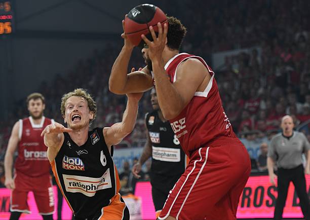 但本场防守 但本场防守