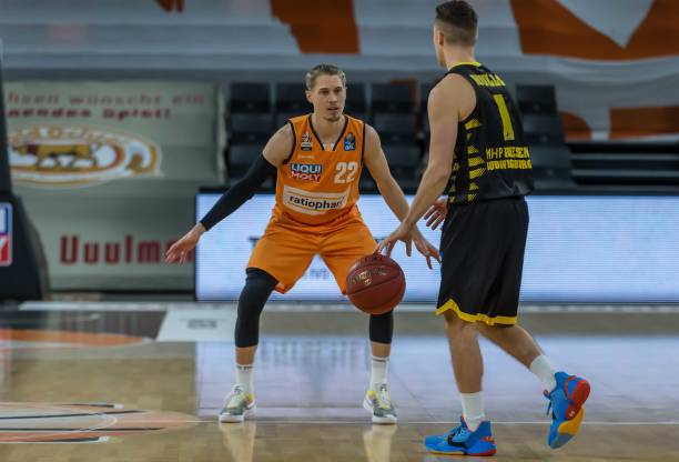 与布伦特福 与布伦特福